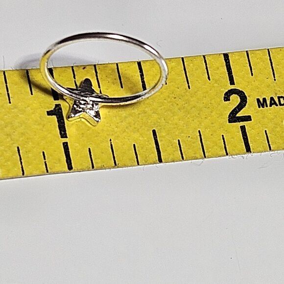 **Sale** Silver Tone Dainty Star Pinky Ring 3.25 - Picture 4 of 13